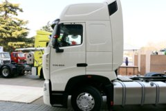 中国重汽 HOWO T7H重卡 500马力 6X4牵引车(国六)(ZZ4257V324HF1B)