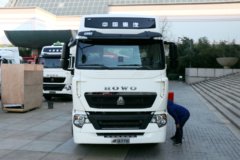 中国重汽 HOWO T7H重卡 500马力 6X4牵引车(国六)(ZZ4257V324HF1B)