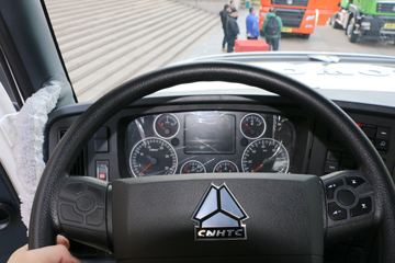 �й����� HOWO T7H�ؿ� 500���� 6X4ǣ����(����)(ZZ4257V324HF1B)ͼƬ