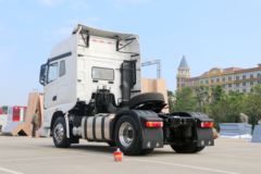 一汽解放 J7重卡 550马力 4X2 AMT自动挡牵引车(白色)(CA4180P77K25E5)