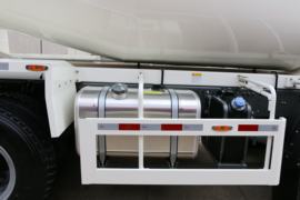 HOWO T5G&nbsp;混凝土搅拌车底盘                                                图片