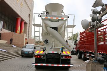 �й����� HOWO T5G ����� 340���� 8X4 ���������賵(����)ͼƬ