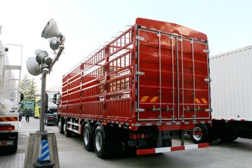 �й����� HOWO T7H�ؿ� 440���� 8X4 9.5���Ű��դʽ�ػ���(ZZ5317CCYV466HE1)ͼƬ