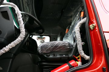 �й����� HOWO T7H�ؿ� 440���� 8X4 9.5���Ű��դʽ�ػ���(ZZ5317CCYV466HE1)ͼƬ