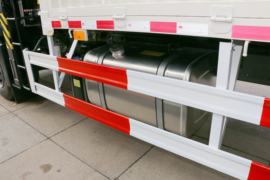 重汽豪沃底盘&nbsp;随车吊上装图片