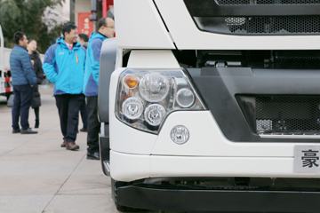 �й����� HOWO T5G 220 4X2���綯����������242kWhͼƬ