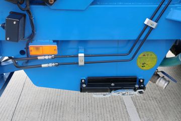 һ����� J6L 220���� 4X2 ѹ��ʽ������(����)(CA1180P62K1L2A1E6Z)ͼƬ