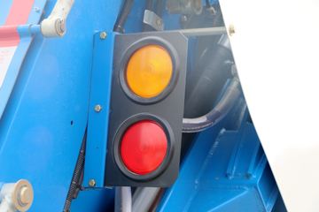 һ����� J6L 220���� 4X2 ѹ��ʽ������(����)(CA1180P62K1L2A1E6Z)ͼƬ