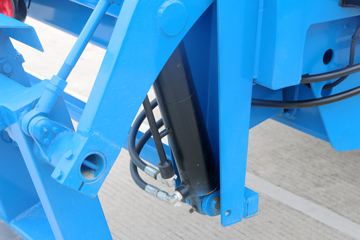 һ����� J6L 220���� 4X2 ѹ��ʽ������(����)(CA1180P62K1L2A1E6Z)ͼƬ