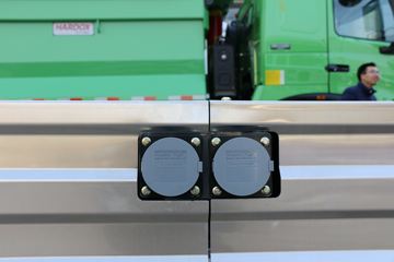 �й����� HOWO T5G 220 4X2���綯����������242kWhͼƬ