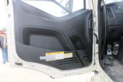 一汽解放 J6L重卡 240马力 4X2 车辆运输车(JHP5185TCL)