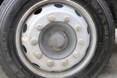 一汽解放 J6L重卡 240马力 4X2 车辆运输车(JHP5185TCL)