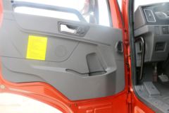 青岛解放 龙VH中卡 先锋版 220马力 4X2 6.75米栏板载货车(CA1189PK2L2E5A80)