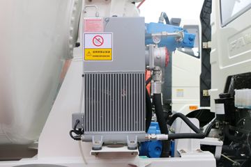 һ����� J6L �������� 320���� 8X4 ���������賵(CA5310GJBP62K2T4E5)ͼƬ