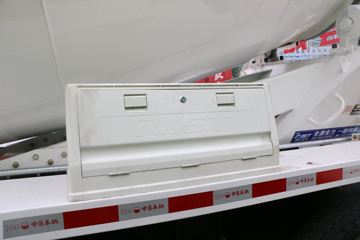 һ����� J6L �������� 320���� 8X4 ���������賵(CA5310GJBP62K2T4E5)ͼƬ