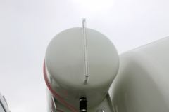 一汽解放 J6L 轻量化版 320马力 8X4 混凝土搅拌车(CA5310GJBP62K2T4E5)