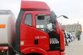 一汽解放底盘&nbsp;油罐车外观图片