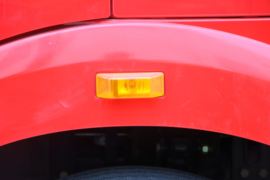 一汽解放底盘&nbsp;油罐车外观图片