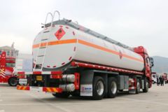 一汽解放 新J6P 山区款 390马力 8X4运油车(醒狮牌)