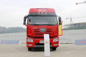 一汽解放 J6P 350马力 6X4 运油车(醒狮牌)(SLS5250GYYC5Q)