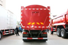 中国重汽 HOWO重卡 440马力 8X4 7.6米自卸车(ZZ3317N3867E1)