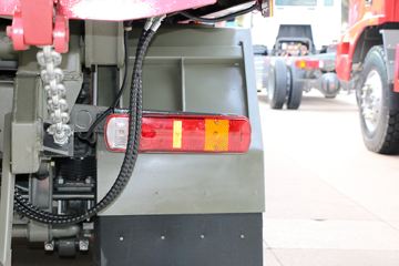 �й����� HOWO�ؿ� 440���� 8X4 7.6����ж��ͼƬ