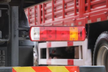 һ����� ��J6P�ؿ� �ʻݰ� 240���� 6X2 9.65����ʽ�ػ���(CA5250XXYP66K1L6T3E5)ͼƬ