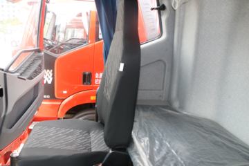 һ����� ��J6P�ؿ� �ʻݰ� 240���� 6X2 9.65����ʽ�ػ���(CA5250XXYP66K1L6T3E5)ͼƬ