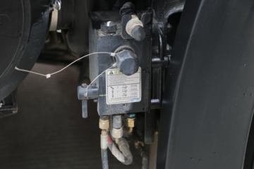 һ����� ��J6P�ؿ� �ʻݰ� 240���� 6X2 9.65����ʽ�ػ���(CA5250XXYP66K1L6T3E5)ͼƬ