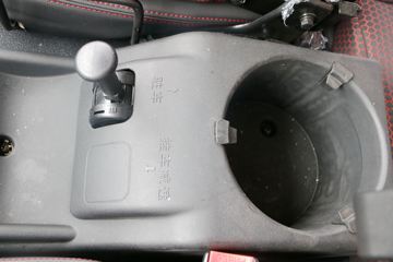 һ����� J6L�п� 2019�� �ʻݰ� 220���� 4X2 6.75�ײ�դʽ�ػ���(����)(CA5180CCYP62K1L4E6)ͼƬ