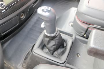 һ����� J6L�п� 2019�� �ʻݰ� 220���� 4X2 6.75�ײ�դʽ�ػ���(����)(CA5180CCYP62K1L4E6)ͼƬ