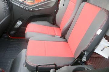 һ����� J6L�п� 2019�� �ʻݰ� 220���� 4X2 6.75�ײ�դʽ�ػ���(����)(CA5180CCYP62K1L4E6)ͼƬ