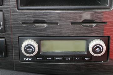 һ����� J6L�п� 2019�� �ʻݰ� 220���� 4X2 6.75�ײ�դʽ�ػ���(����)(CA5180CCYP62K1L4E6)ͼƬ