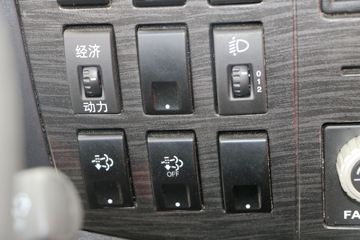 һ����� J6L�п� 2019�� �ʻݰ� 220���� 4X2 6.75�ײ�դʽ�ػ���(����)(CA5180CCYP62K1L4E6)ͼƬ