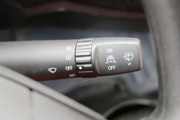 һ����� J6L�п� 2019�� �ʻݰ� 220���� 4X2 6.75�ײ�դʽ�ػ���(����)(CA5180CCYP62K1L4E6)ͼƬ