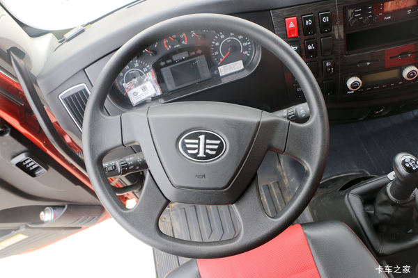 特惠:2019款 J6L 180 马力 载货车