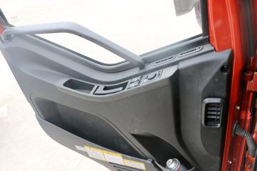 һ����� J6L�п� 2019�� �ʻݰ� 220���� 4X2 6.75�ײ�դʽ�ػ���(����)(CA5180CCYP62K1L4E6)ͼƬ