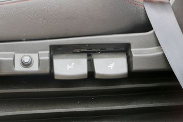 һ����� J6L�п� 2019�� �ʻݰ� 220���� 4X2 6.75�ײ�դʽ�ػ���(����)(CA5180CCYP62K1L4E6)ͼƬ