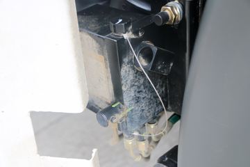 һ����� J6L�п� 2019�� �ʻݰ� 220���� 4X2 6.75�ײ�դʽ�ػ���(����)(CA5180CCYP62K1L4E6)ͼƬ