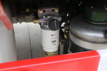 һ����� J6L�п� 2019�� �ʻݰ� 220���� 4X2 6.75�ײ�դʽ�ػ���(����)(CA5180CCYP62K1L4E6)ͼƬ