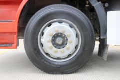 一汽解放 J6L中卡 2019款 质惠版 220马力 4X2 6.75米仓栅式载货车(国六)(CA5180CCYP62K1L4E6)
