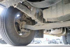 一汽解放 J6L中卡 2019款 质惠版 220马力 4X2 6.75米仓栅式载货车(国六)(CA5180CCYP62K1L4E6)