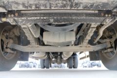 一汽解放 J6L中卡 2019款 质惠版 220马力 4X2 6.75米仓栅式载货车(国六)(CA5180CCYP62K1L4E6)