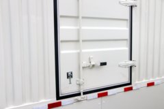 解放 J6F 4.5T 4.21米单排纯电动厢式轻卡(CA5040XXYP40LBEVA83)82.43kWh