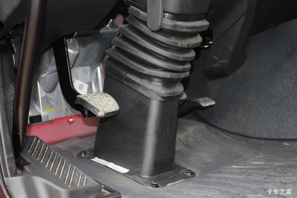 解放J6M线上优惠大促销活动火热进行中,优惠3千元空前大促销!