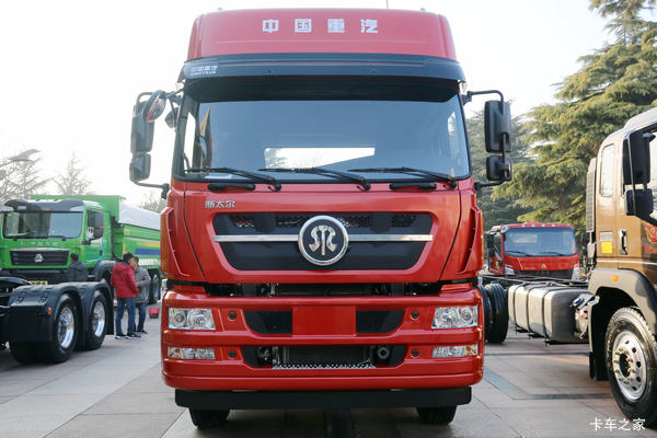 中国重汽 斯太尔D7B重卡 440马力 6X4牵引车(457后桥)(ZZ4253V3241E1BN)
