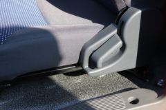 解放 虎VN 120马力 4.16米单排厢式轻卡底盘(CA5040XXYP40K61L2E5A84)