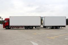 一汽解放 新J6P重卡 领航版 460马力 6X2R 9.65米中置轴载货车(CA5250XXYP66K24L6T2E5)