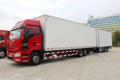 一汽解放 新J6P重卡 领航版 460马力 6X2R 9.65米中置轴载货车(CA5250XXYP66K24L6T2E5)