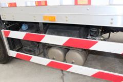 一汽解放 新J6P重卡 领航版 460马力 6X2R 9.65米中置轴载货车(CA5250XXYP66K24L6T2E5)